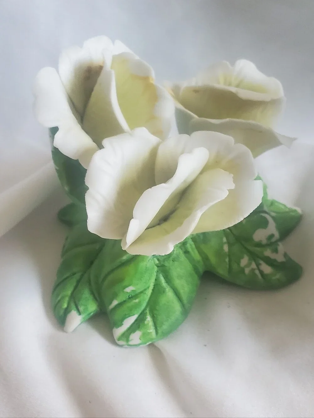 Capodimonte Style Vtg White Porcelain Ceramic Floral Accent Pair Green Leaves
